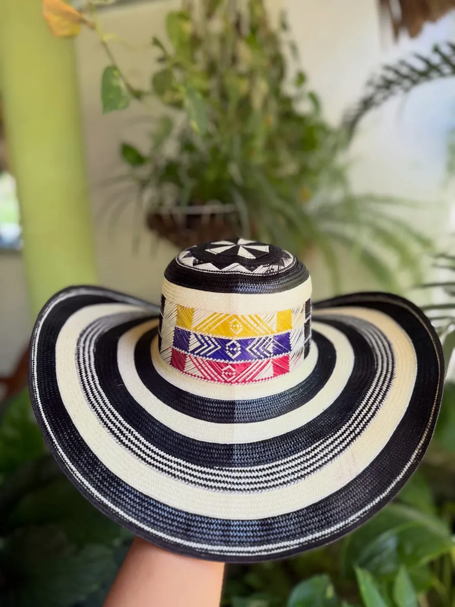 Sombrero vueltiao with a colorful band, Tuchín, Córdoba.